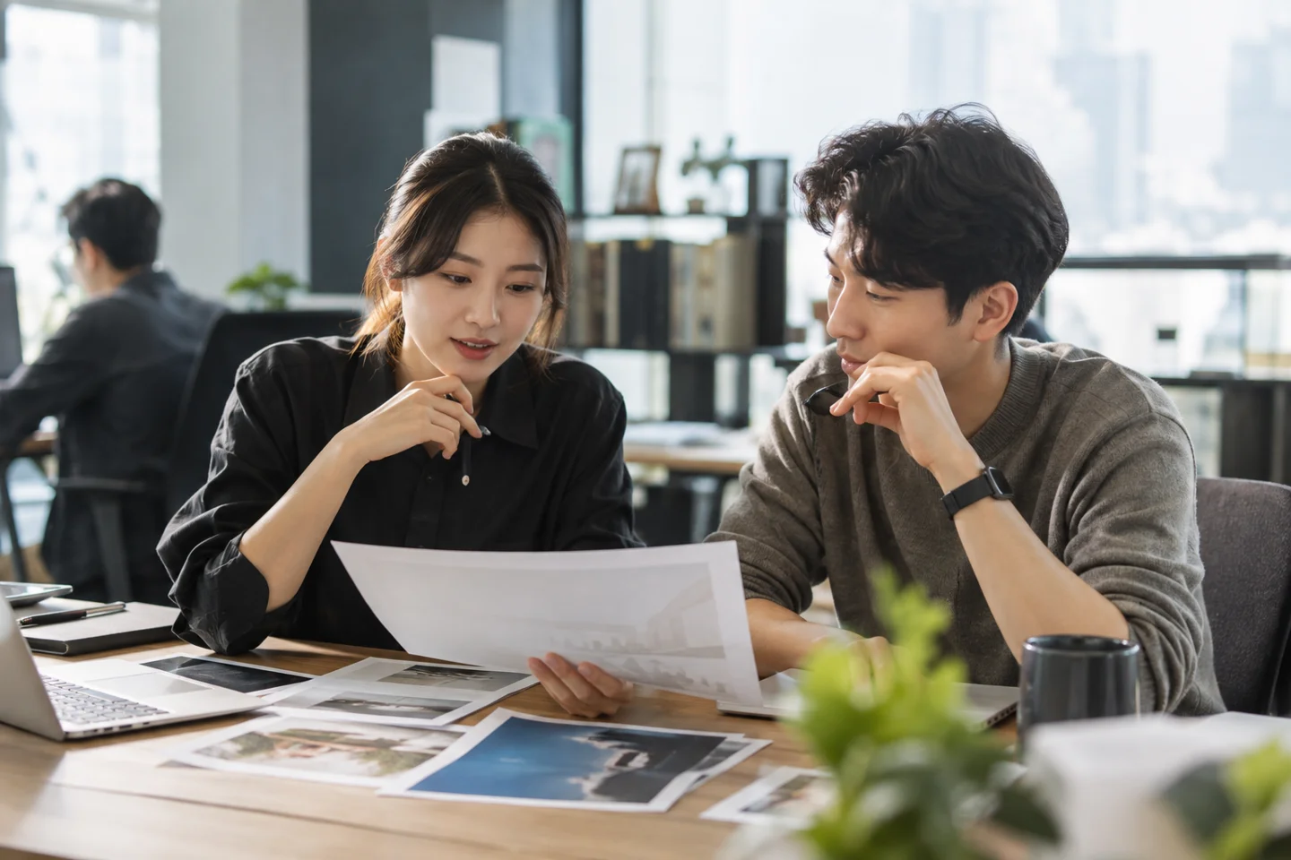 브랜드 블로그 발행이 자꾸 늦어지는 이유: 검수 순서부터 바꾸세요 칼럼 표지